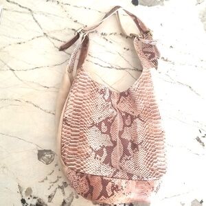 Innue large shoulder purse bag GENUINE LEATHER.Snake. Excellent condition
